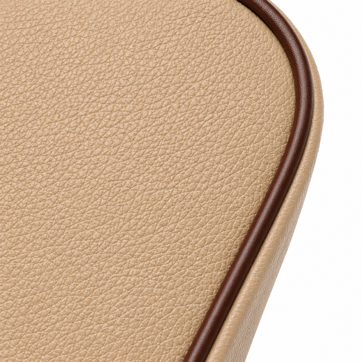 Colette contrast flap bag worn crossbody — Maison LYORÉN